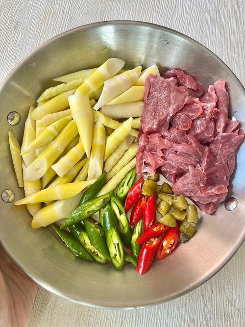 泡椒酸竹笋炒肉的做法_泡椒笋片炒肉-第4张图片-后鲨美食