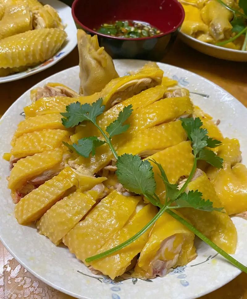  商用白斩鸡正宗做法视频，白斩鸡制作视频教程-第5张图片-后鲨美食