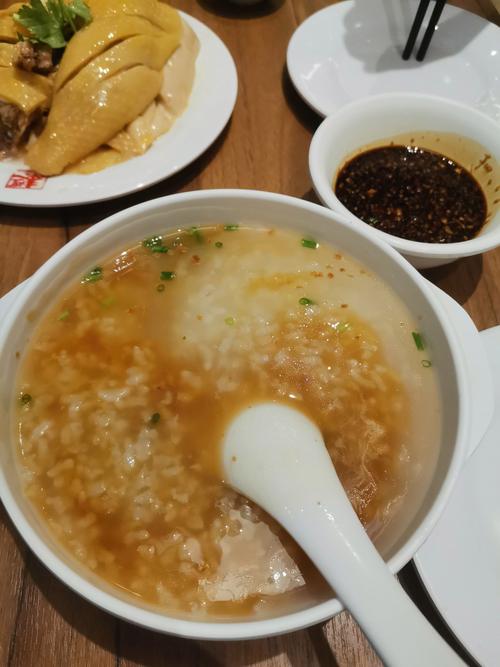 上海白斩鸡做法介绍图片-上海白斩鸡怎样做才鲜美?-第5张图片-后鲨美食 上海白斩鸡做法介绍图片-上海白斩鸡怎样做才鲜美?-第5张图片-后鲨美食