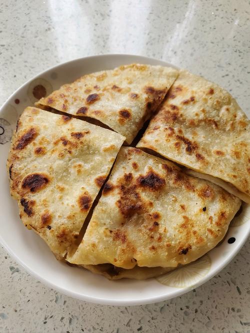 藕地瓜饼做法简单,红薯淀粉和藕一起做饼-第2张图片-后鲨美食 藕地瓜饼做法简单,红薯淀粉和藕一起做饼-第2张图片-后鲨美食