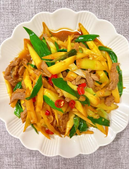 鲜竹笋炒肉的做法大全_鲜竹笋炒肉的家常做法-第5张图片-后鲨美食