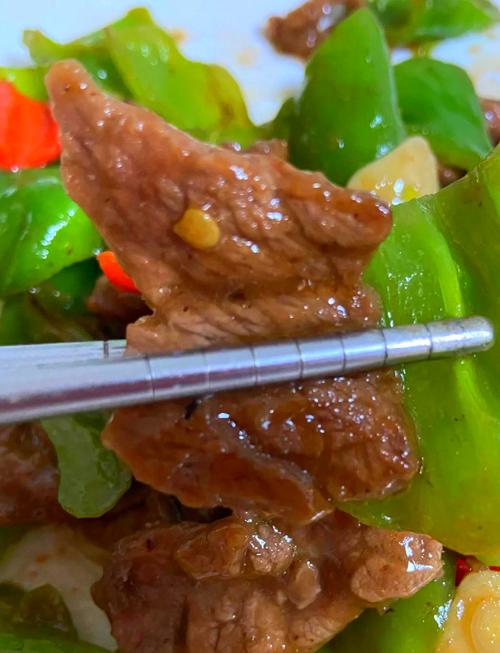 普通青椒炒牛肉的做法大全-青椒炒牛肉的好吃做法,只需几步就能轻松搞定!?-第2张图片-后鲨美食 普通青椒炒牛肉的做法大全-青椒炒牛肉的好吃做法,只需几步就能轻松搞定!?-第2张图片-后鲨美食
