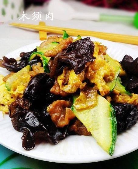 芹菜木须肉片的做法_芹菜木耳肉怎么做-第2张图片-后鲨美食 芹菜木须肉片的做法_芹菜木耳肉怎么做-第2张图片-后鲨美食