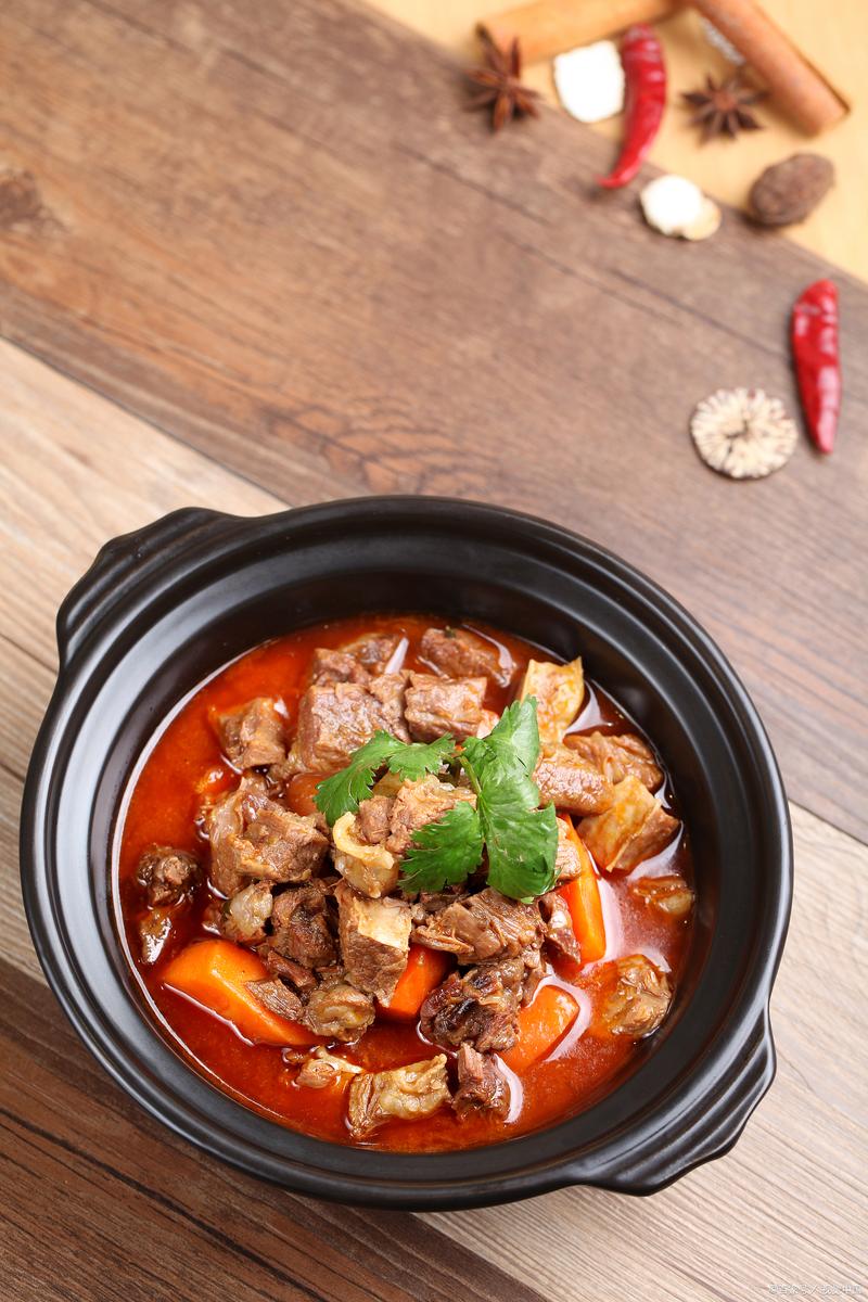 砂锅青椒炒牛肉做法,青椒烧牛肉怎么烧-第4张图片-后鲨美食 砂锅青椒炒牛肉做法,青椒烧牛肉怎么烧-第4张图片-后鲨美食