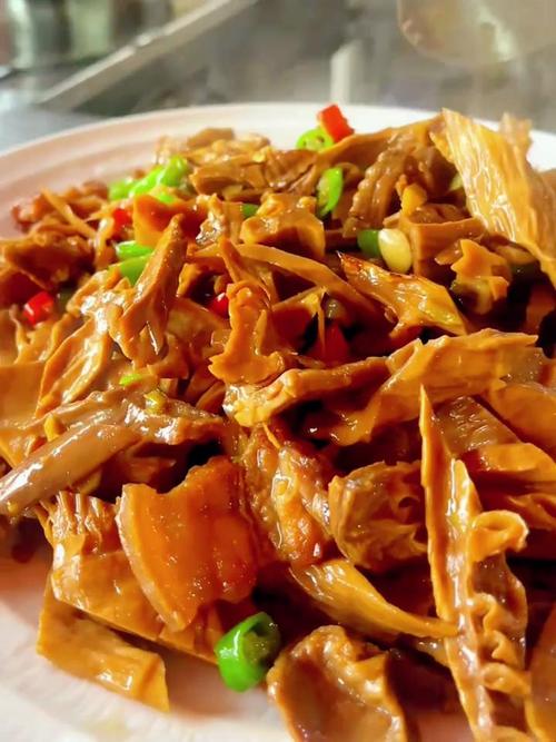  青椒竹笋炒肉的做法，青椒竹笋炒肉的做法窍门
