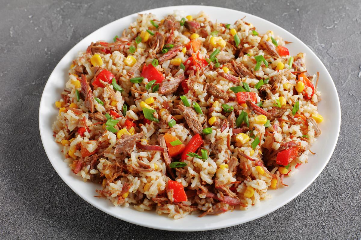 青椒炒牛肉配饭做法_青椒牛肉炒什么-第3张图片-后鲨美食 青椒炒牛肉配饭做法_青椒牛肉炒什么-第3张图片-后鲨美食