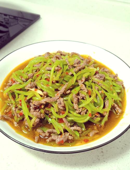 青椒莴笋炒牛肉的做法-莴笋炒牛肉??-第3张图片-后鲨美食 青椒莴笋炒牛肉的做法-莴笋炒牛肉??-第3张图片-后鲨美食