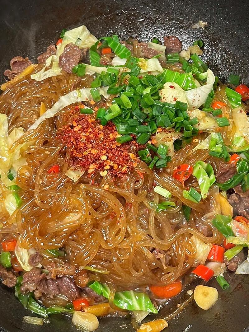粉丝青椒炒牛肉做法-牛肉粉丝青菜的做法窍门?-第6张图片-后鲨美食 粉丝青椒炒牛肉做法-牛肉粉丝青菜的做法窍门?-第6张图片-后鲨美食